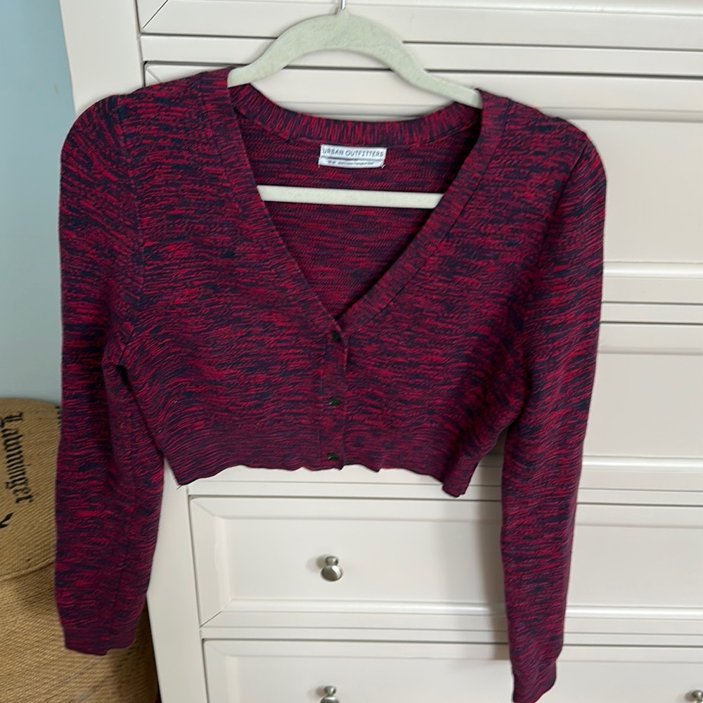 Like new Urban Outfitters cropped v-neck sweater